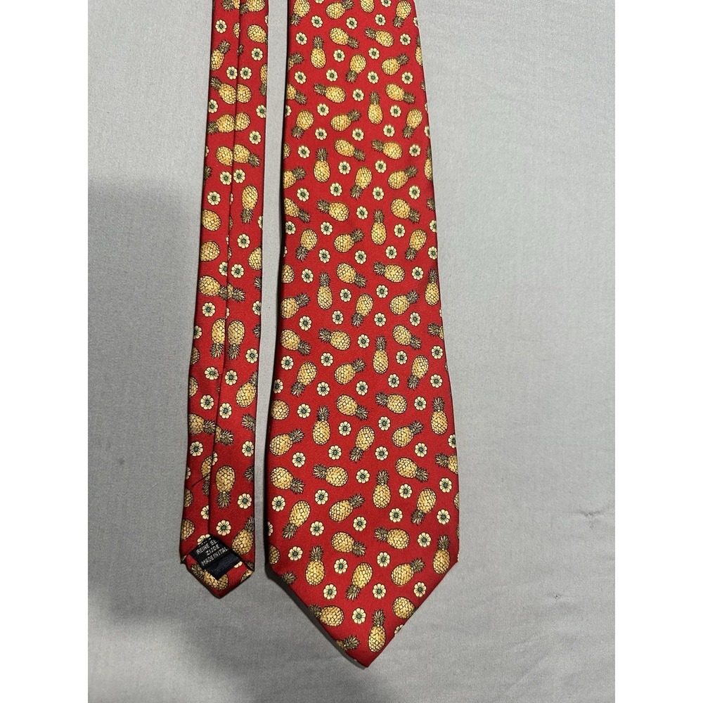 Tre E'Perfetto Red Pineapple Pattern‎ Silk Neck Tie